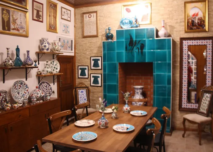 Cinili Konak מלון